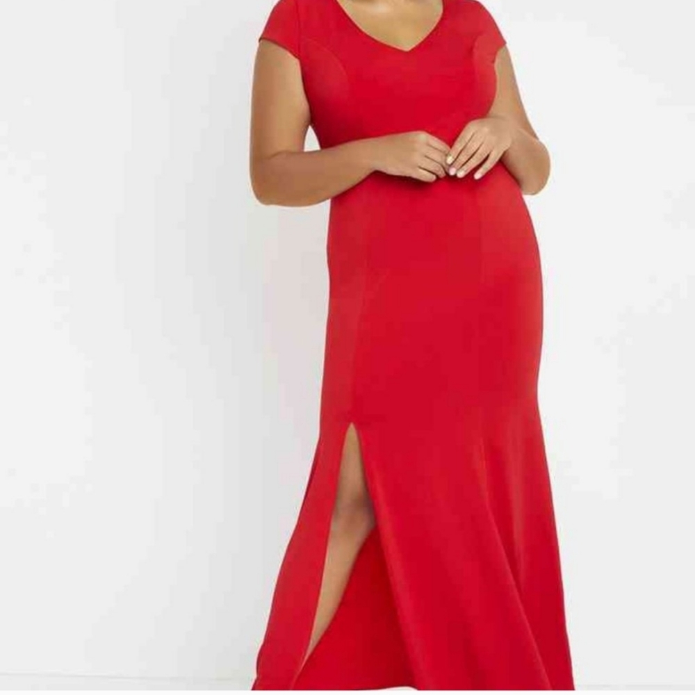 💃NWOT ELOQUII CAP SLEEVE GOWN💃